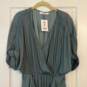 Beautiful green midi dress size M